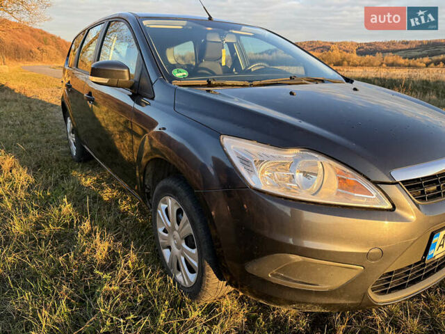 Серый Форд Фокус, объемом двигателя 1.6 л и пробегом 173 тыс. км за 5300 $, фото 7 на Automoto.ua