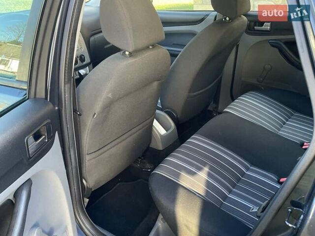Серый Форд Фокус, объемом двигателя 1.6 л и пробегом 234 тыс. км за 5500 $, фото 11 на Automoto.ua