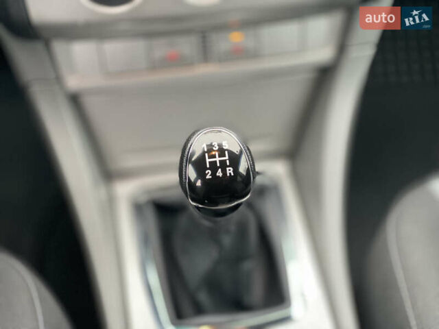 Серый Форд Фокус, объемом двигателя 1.6 л и пробегом 174 тыс. км за 4599 $, фото 26 на Automoto.ua