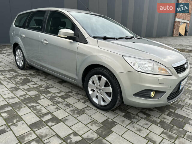 Сірий Форд Фокус, об'ємом двигуна 1.6 л та пробігом 258 тис. км за 5700 $, фото 2 на Automoto.ua