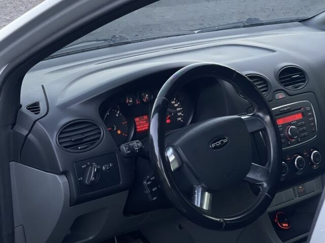 Серый Форд Фокус, объемом двигателя 1.6 л и пробегом 243 тыс. км за 4650 $, фото 16 на Automoto.ua