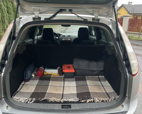 Сірий Форд Фокус, об'ємом двигуна 1.8 л та пробігом 287 тис. км за 4699 $, фото 19 на Automoto.ua