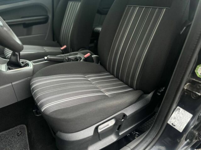 Серый Форд Фокус, объемом двигателя 1.6 л и пробегом 203 тыс. км за 5900 $, фото 6 на Automoto.ua