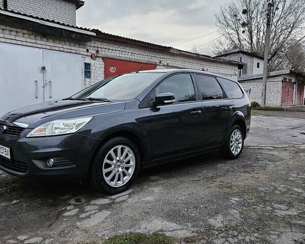 Серый Форд Фокус, объемом двигателя 1.56 л и пробегом 233 тыс. км за 5100 $, фото 1 на Automoto.ua