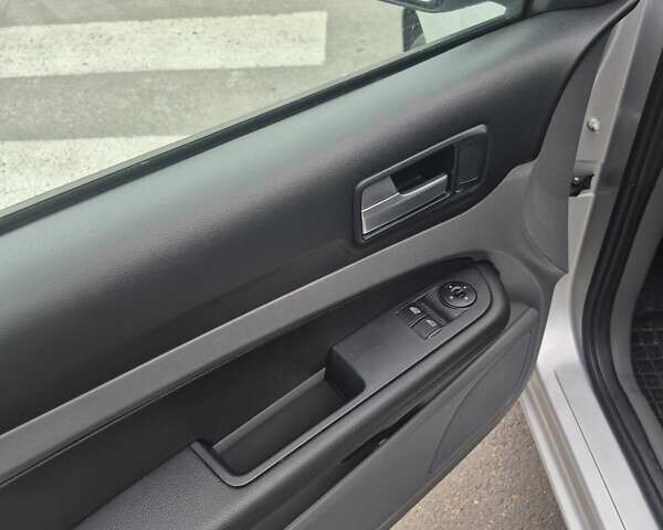 Серый Форд Фокус, объемом двигателя 1.6 л и пробегом 157 тыс. км за 5999 $, фото 17 на Automoto.ua