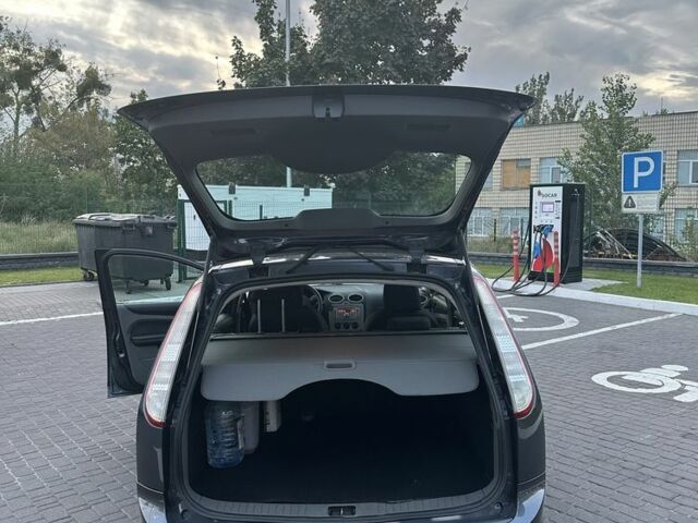 Сірий Форд Фокус, об'ємом двигуна 1.6 л та пробігом 245 тис. км за 4700 $, фото 12 на Automoto.ua