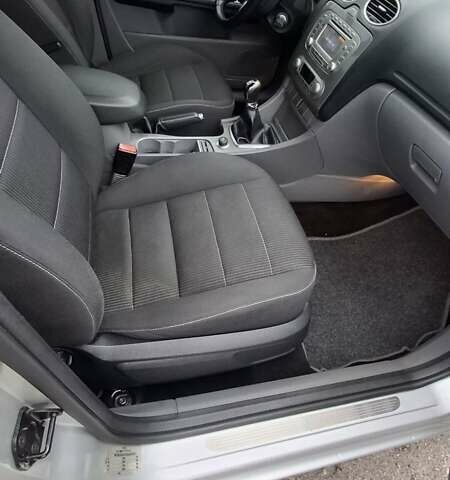 Сірий Форд Фокус, об'ємом двигуна 1.8 л та пробігом 230 тис. км за 6350 $, фото 2 на Automoto.ua