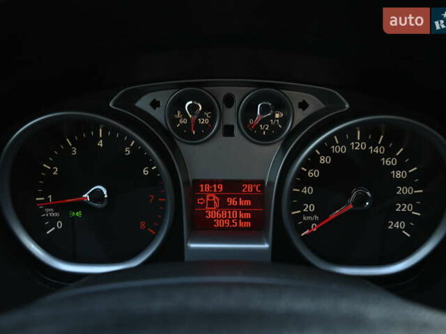 Форд Фокус 2009 в Бердичеве на Automoto.ua Серый Форд Фокус, объемом двигателя 1.6 л и пробегом 306 тыс. км за 4900 $, фото 17 на Automoto.ua