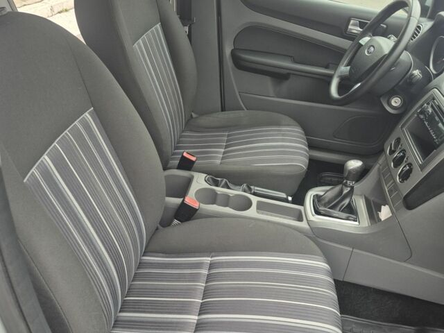 Форд Фокус 2009 у Черкасах на Automoto.ua Сірий Форд Фокус, об'ємом двигуна 0 л та пробігом 157 тис. км за 5999 $, фото 5 на Automoto.ua