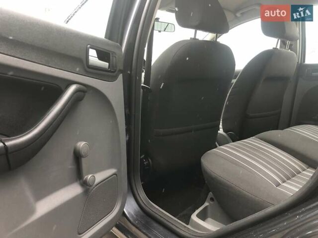 Серый Форд Фокус, объемом двигателя 1.6 л и пробегом 200 тыс. км за 4999 $, фото 4 на Automoto.ua