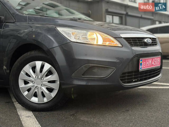 Серый Форд Фокус, объемом двигателя 0 л и пробегом 203 тыс. км за 5900 $, фото 3 на Automoto.ua