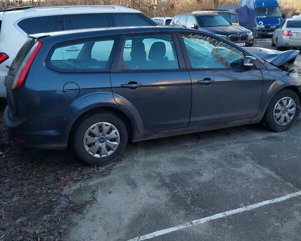 Серый Форд Фокус, объемом двигателя 1.6 л и пробегом 196 тыс. км за 2500 $, фото 2 на Automoto.ua