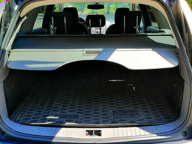 Серый Форд Фокус, объемом двигателя 1.6 л и пробегом 227 тыс. км за 5500 $, фото 10 на Automoto.ua