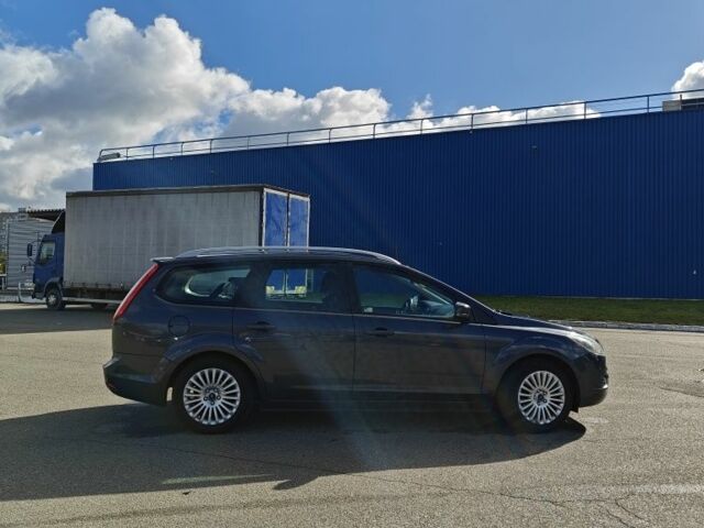 Серый Форд Фокус, объемом двигателя 1.6 л и пробегом 256 тыс. км за 6800 $, фото 7 на Automoto.ua