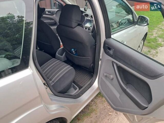 Форд Фокус 2009 в Вараш (Кузнецовск) на Automoto.ua Серый Форд Фокус, объемом двигателя 1.6 л и пробегом 286 тыс. км за 5400 $, фото 3 на Automoto.ua