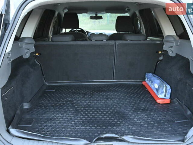 Форд Фокус 2009 в Бердичеве на Automoto.ua Серый Форд Фокус, объемом двигателя 1.6 л и пробегом 306 тыс. км за 4900 $, фото 35 на Automoto.ua