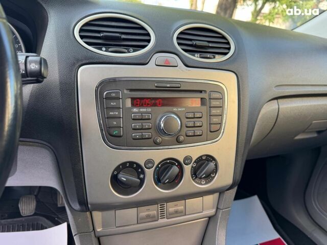 Сірий Форд Фокус, об'ємом двигуна 1.6 л та пробігом 300 тис. км за 5990 $, фото 17 на Automoto.ua