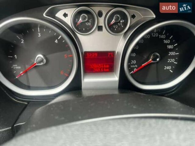 Серый Форд Фокус, объемом двигателя 1.6 л и пробегом 328 тыс. км за 5500 $, фото 15 на Automoto.ua