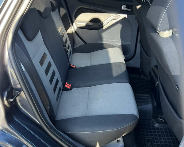 Серый Форд Фокус, объемом двигателя 1.6 л и пробегом 270 тыс. км за 5999 $, фото 37 на Automoto.ua