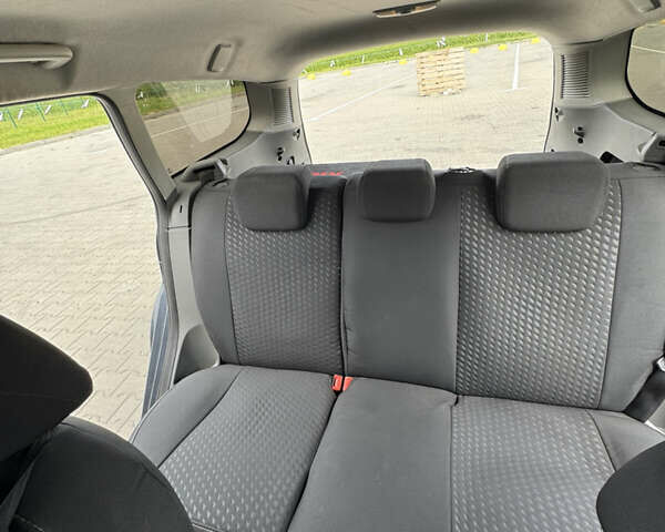 Серый Форд Фокус, объемом двигателя 1.6 л и пробегом 249 тыс. км за 5600 $, фото 11 на Automoto.ua