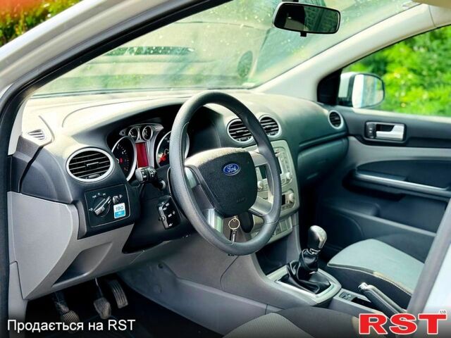 Серый Форд Фокус, объемом двигателя 1.6 л и пробегом 185 тыс. км за 6700 $, фото 3 на Automoto.ua