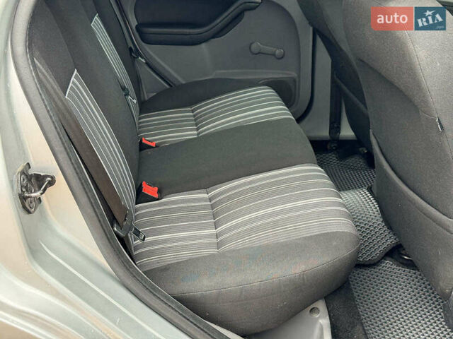 Сірий Форд Фокус, об'ємом двигуна 1.6 л та пробігом 300 тис. км за 5440 $, фото 20 на Automoto.ua