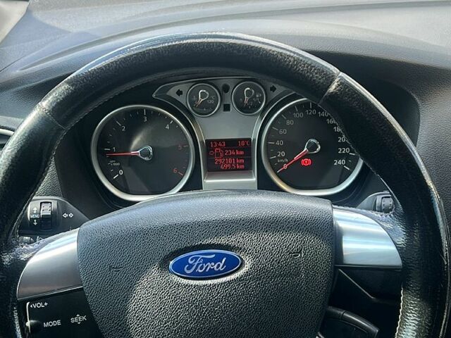 Сірий Форд Фокус, об'ємом двигуна 1.6 л та пробігом 292 тис. км за 6000 $, фото 7 на Automoto.ua