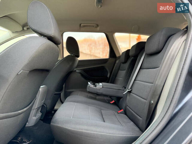 Серый Форд Фокус, объемом двигателя 1.6 л и пробегом 282 тыс. км за 5500 $, фото 46 на Automoto.ua