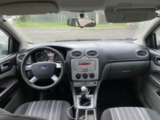 Серый Форд Фокус, объемом двигателя 1.6 л и пробегом 111 тыс. км за 3000 $, фото 6 на Automoto.ua