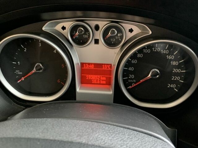 Сірий Форд Фокус, об'ємом двигуна 1.6 л та пробігом 194 тис. км за 6000 $, фото 5 на Automoto.ua