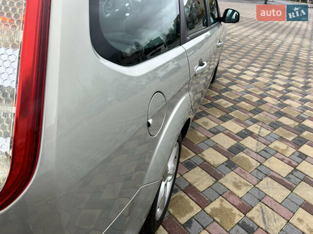 Сірий Форд Фокус, об'ємом двигуна 1.6 л та пробігом 200 тис. км за 5990 $, фото 8 на Automoto.ua