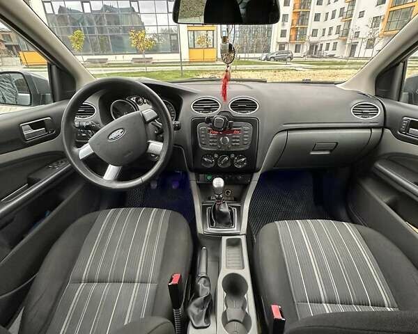 Сірий Форд Фокус, об'ємом двигуна 1.56 л та пробігом 300 тис. км за 5200 $, фото 16 на Automoto.ua