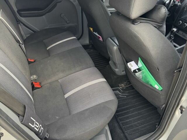 Серый Форд Фокус, объемом двигателя 1.6 л и пробегом 241 тыс. км за 6300 $, фото 13 на Automoto.ua