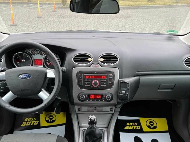 Серый Форд Фокус, объемом двигателя 1.5 л и пробегом 175 тыс. км за 5400 $, фото 11 на Automoto.ua