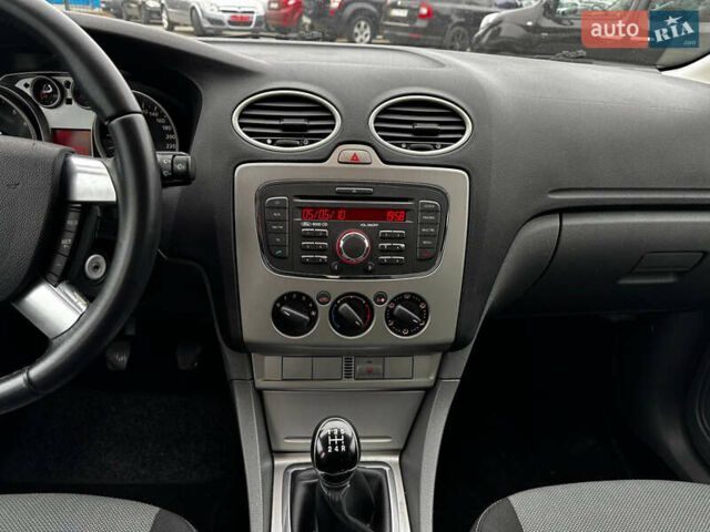 Сірий Форд Фокус, об'ємом двигуна 1.6 л та пробігом 188 тис. км за 5700 $, фото 11 на Automoto.ua