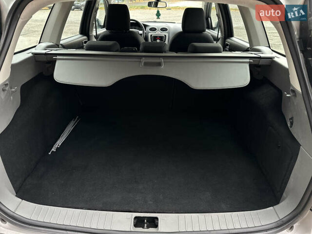 Сірий Форд Фокус, об'ємом двигуна 1.6 л та пробігом 240 тис. км за 5300 $, фото 23 на Automoto.ua