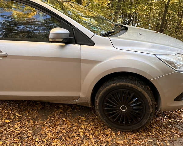 Сірий Форд Фокус, об'ємом двигуна 1.6 л та пробігом 255 тис. км за 5200 $, фото 5 на Automoto.ua