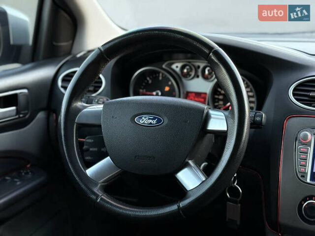 Серый Форд Фокус, объемом двигателя 1.8 л и пробегом 266 тыс. км за 5300 $, фото 14 на Automoto.ua