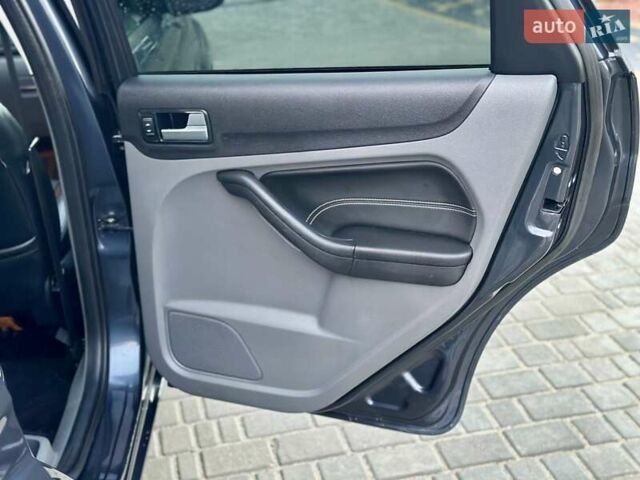 Серый Форд Фокус, объемом двигателя 1.6 л и пробегом 234 тыс. км за 6800 $, фото 30 на Automoto.ua