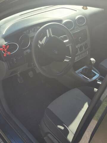 Сірий Форд Фокус, об'ємом двигуна 1.6 л та пробігом 212 тис. км за 6000 $, фото 4 на Automoto.ua