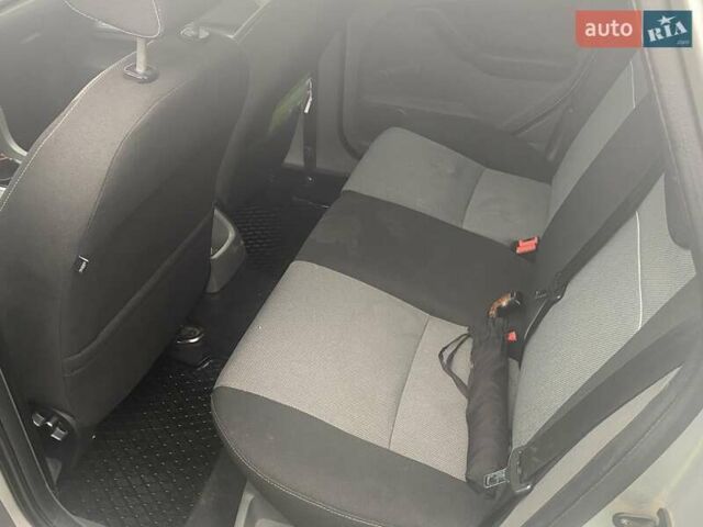 Серый Форд Фокус, объемом двигателя 1.8 л и пробегом 299 тыс. км за 6900 $, фото 6 на Automoto.ua