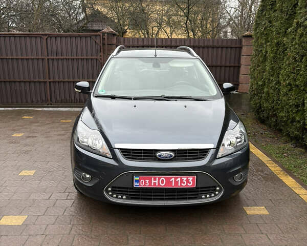 Сірий Форд Фокус, об'ємом двигуна 1.6 л та пробігом 217 тис. км за 5600 $, фото 2 на Automoto.ua