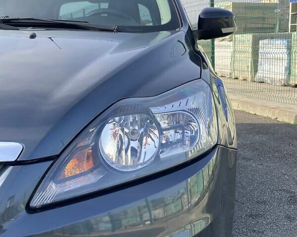 Серый Форд Фокус, объемом двигателя 1.6 л и пробегом 228 тыс. км за 6999 $, фото 28 на Automoto.ua