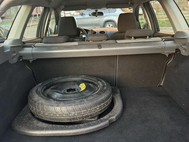 Сірий Форд Фокус, об'ємом двигуна 1.6 л та пробігом 266 тис. км за 5700 $, фото 7 на Automoto.ua