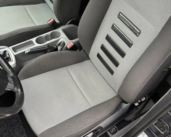 Сірий Форд Фокус, об'ємом двигуна 1.6 л та пробігом 217 тис. км за 5600 $, фото 15 на Automoto.ua