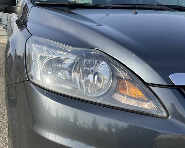 Серый Форд Фокус, объемом двигателя 1.6 л и пробегом 228 тыс. км за 6999 $, фото 27 на Automoto.ua