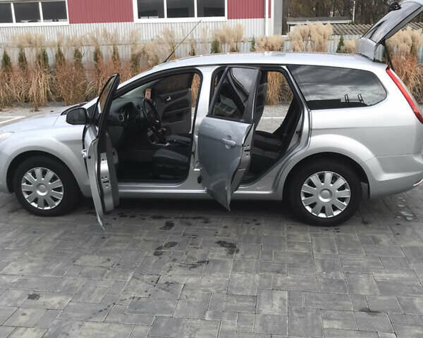 Серый Форд Фокус, объемом двигателя 1.56 л и пробегом 326 тыс. км за 5900 $, фото 15 на Automoto.ua