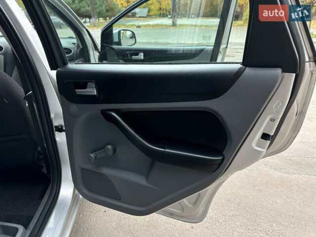 Сірий Форд Фокус, об'ємом двигуна 1.6 л та пробігом 240 тис. км за 5300 $, фото 20 на Automoto.ua