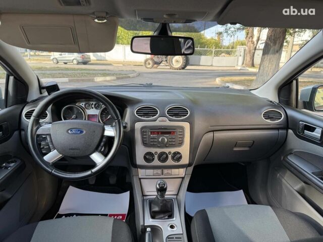 Сірий Форд Фокус, об'ємом двигуна 1.6 л та пробігом 300 тис. км за 5990 $, фото 12 на Automoto.ua