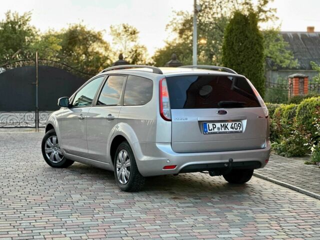 Серый Форд Фокус, объемом двигателя 1.6 л и пробегом 232 тыс. км за 6300 $, фото 2 на Automoto.ua